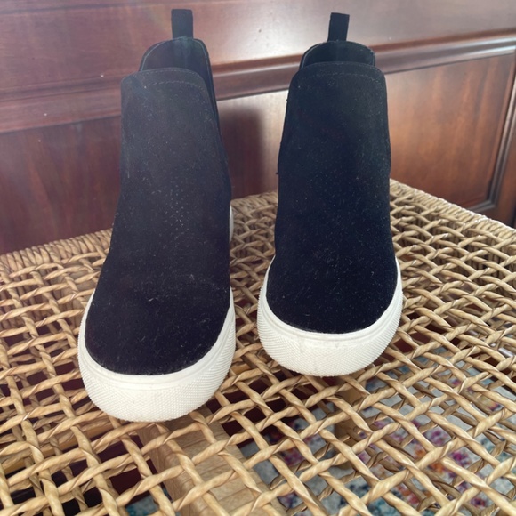 abound wedge sneaker